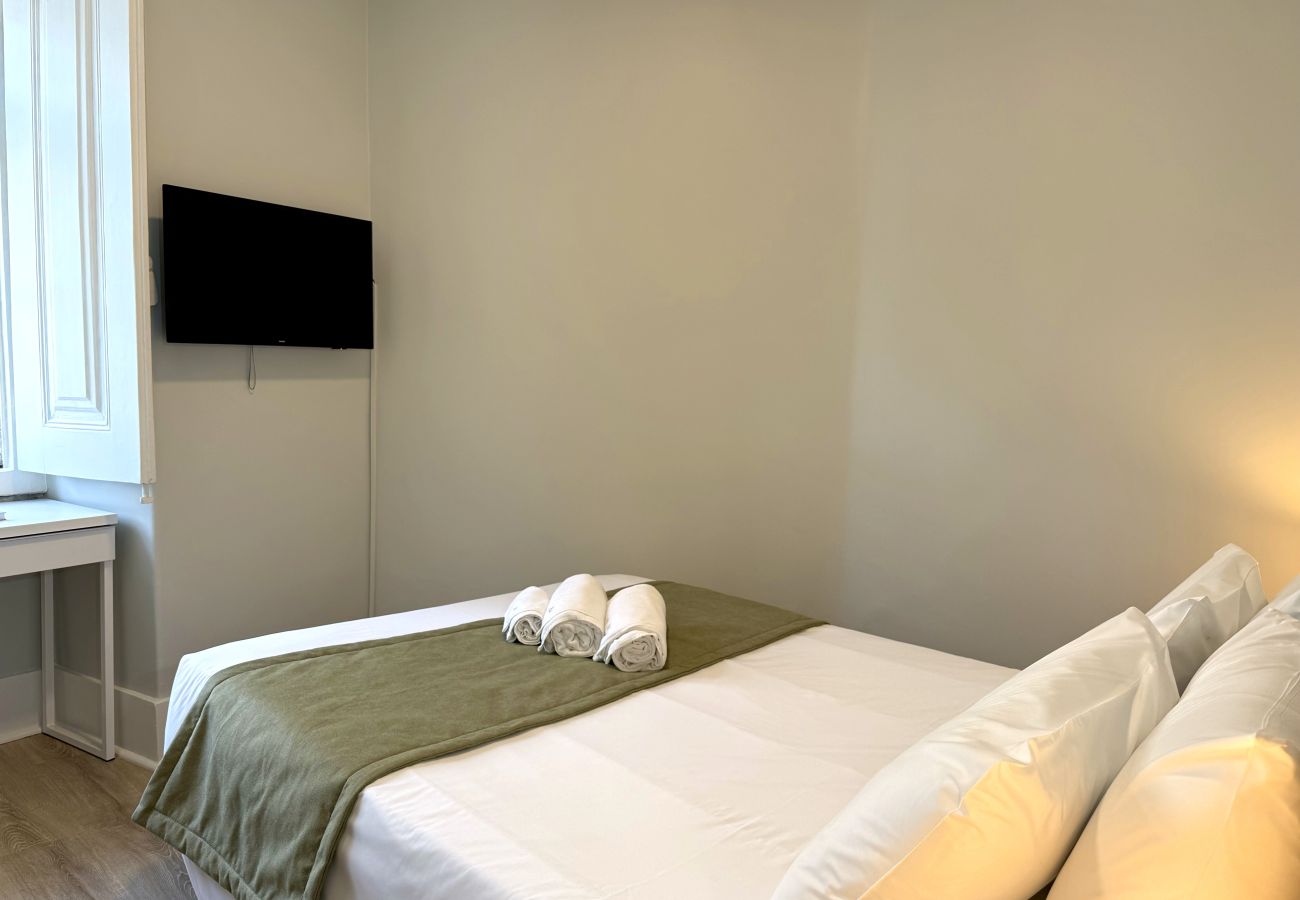 Apartamento em Lisboa - Janelas Verdes - T1 Standard