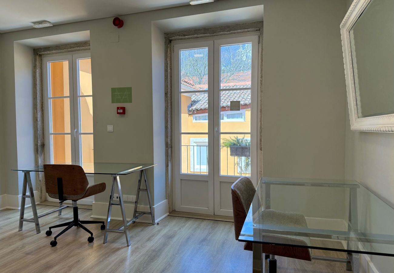 Apartamento em Lisboa - Janelas Verdes - T1 Standard
