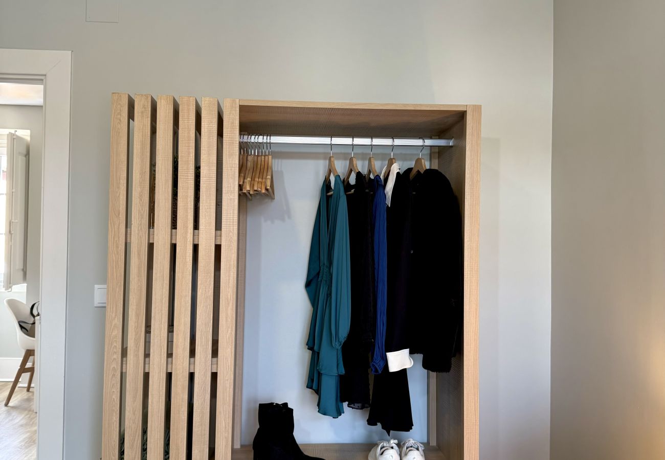 Apartamento em Lisboa - Janelas Verdes - T1 Superior