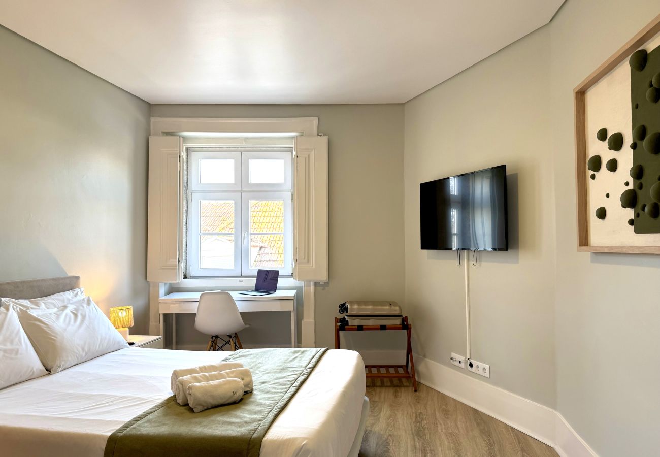 Apartamento em Lisboa - Janelas Verdes - T1 Superior