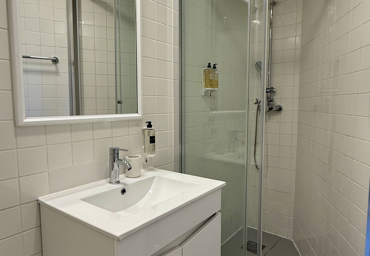 Apartamento em Lisboa - Janelas Verdes - T1 Superior