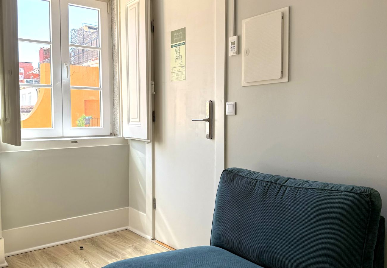 Apartamento em Lisboa - Janelas Verdes - T1 Superior