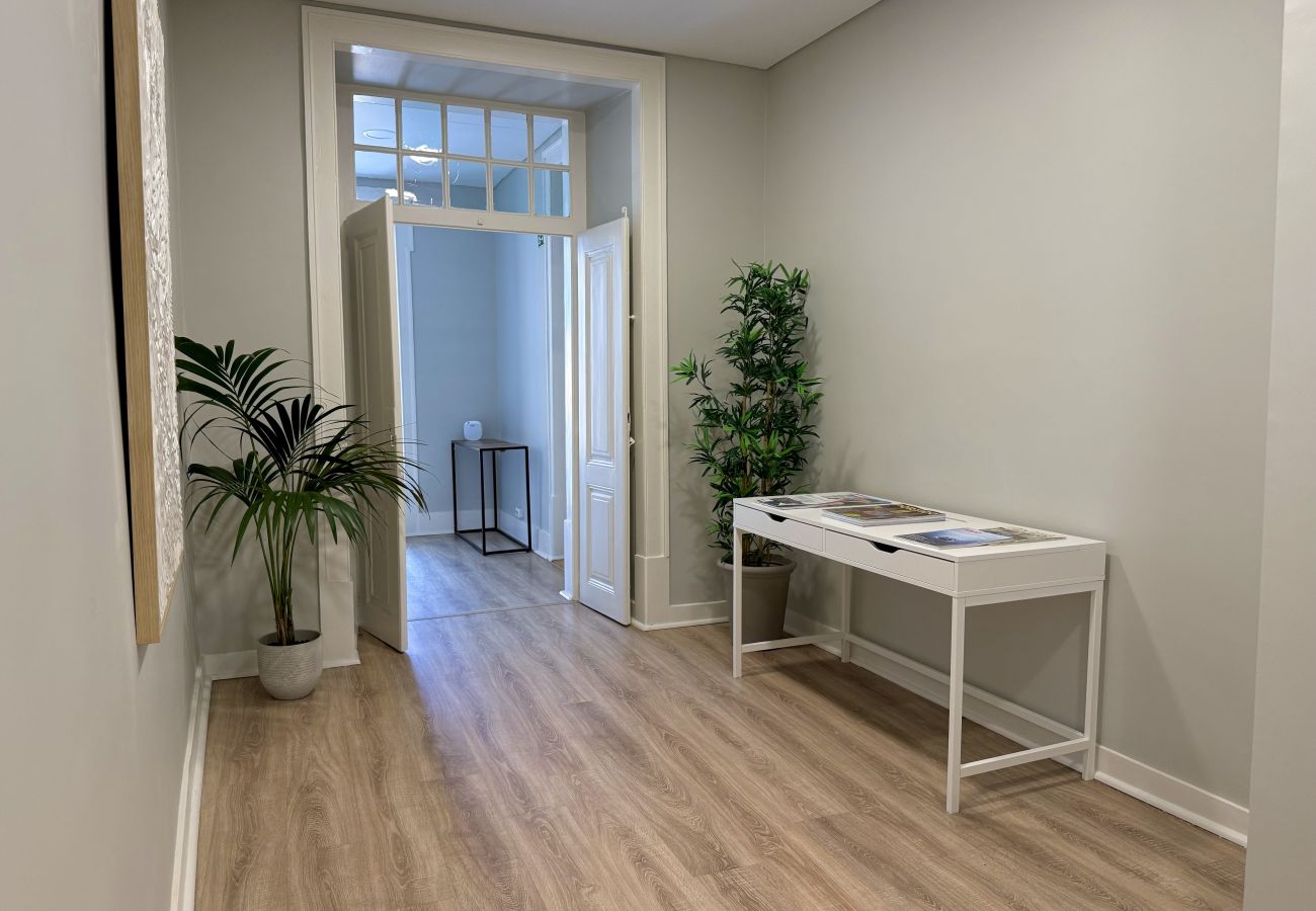 Apartamento em Lisboa - Janelas Verdes - T1 Superior