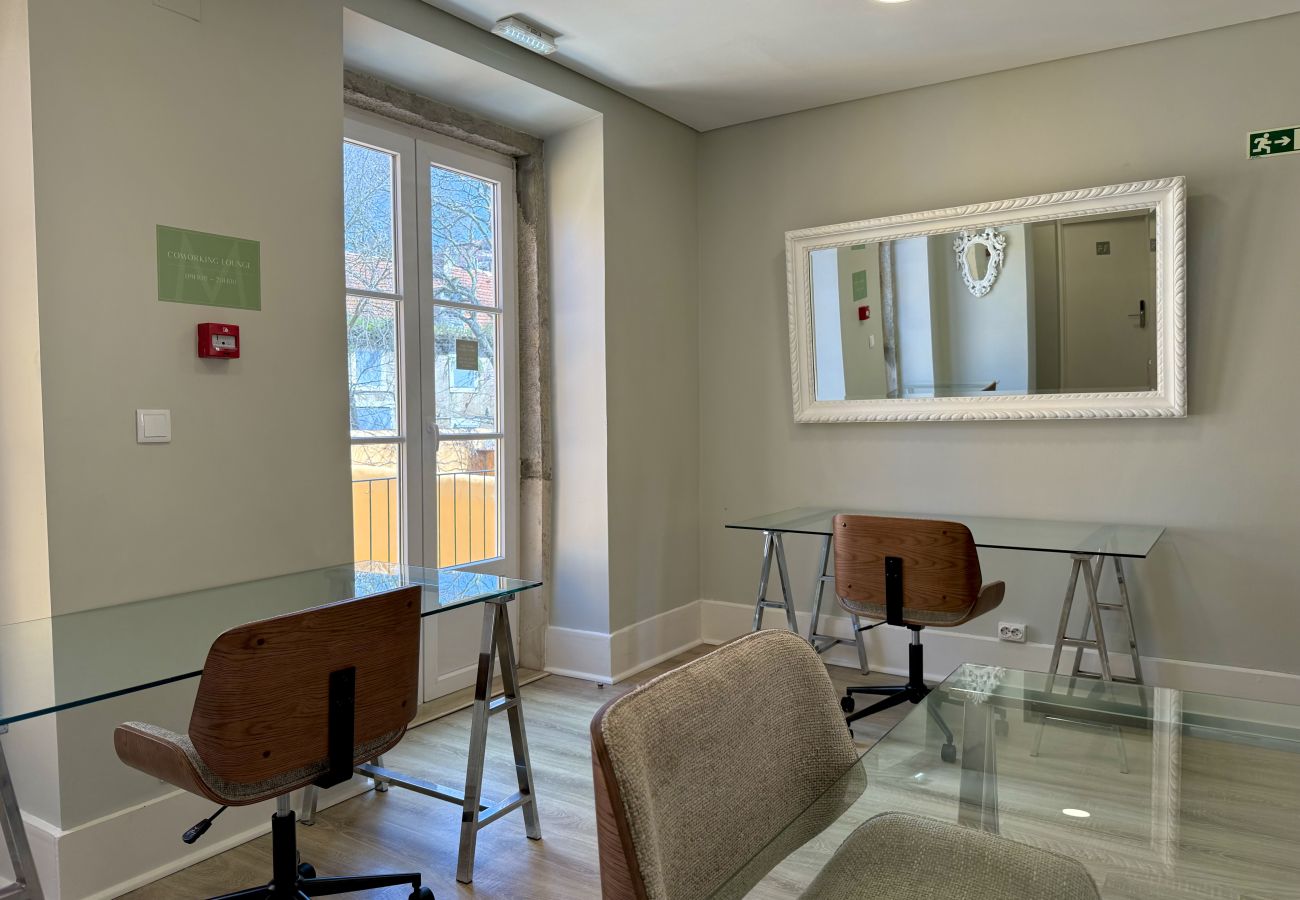 Apartamento em Lisboa - Janelas Verdes - T1 Superior