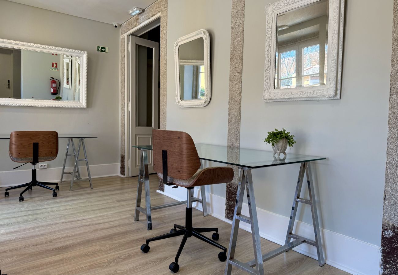Apartamento em Lisboa - Janelas Verdes - T1 Superior