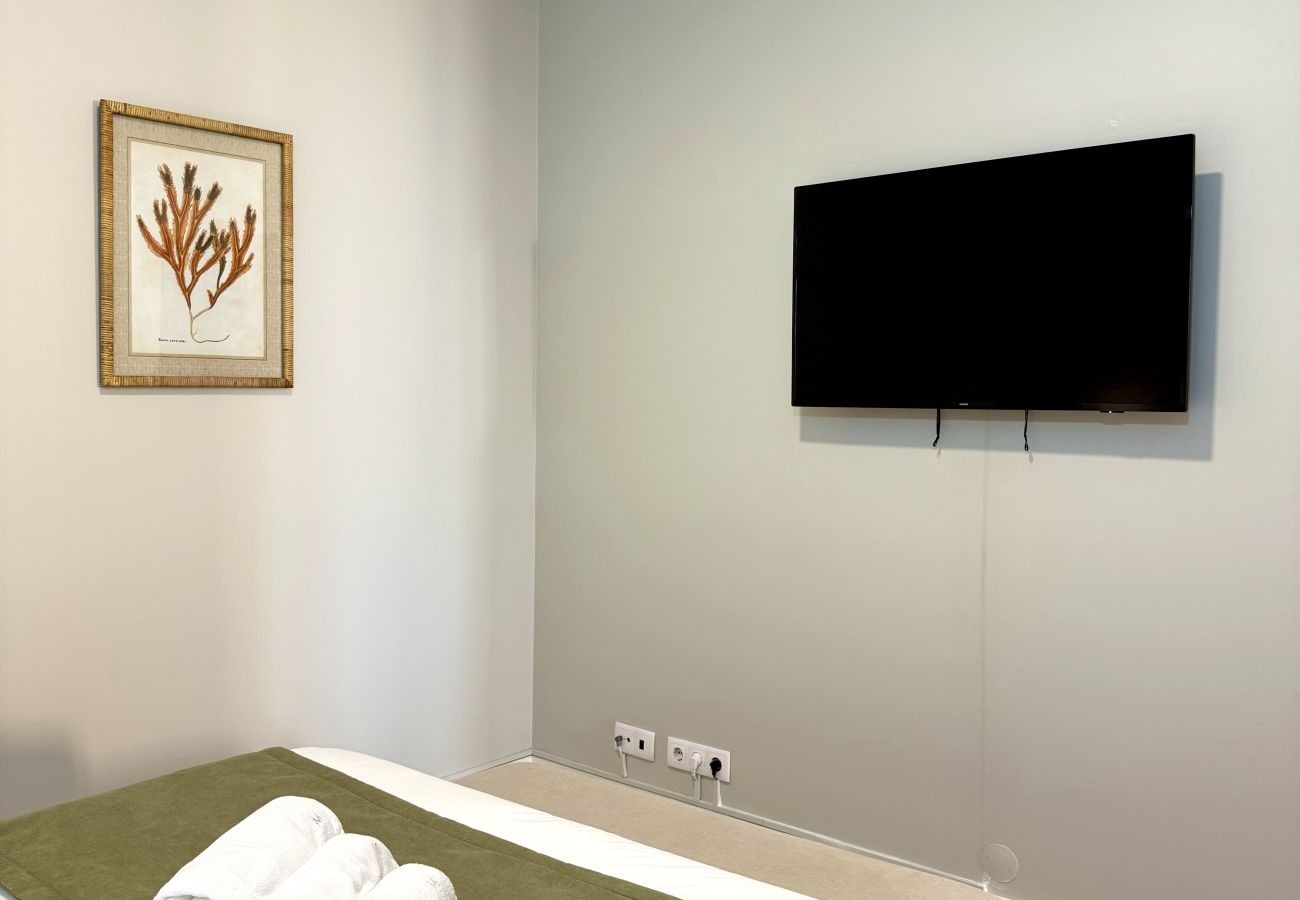 Apartamento em Lisboa - Janelas Verdes - T1 Executivo