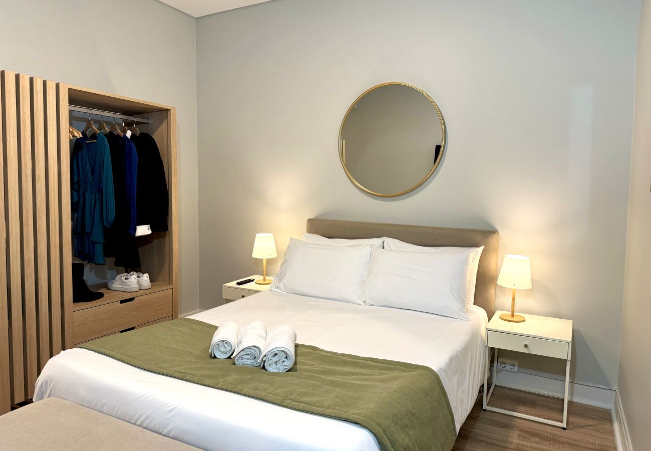 Apartamento em Lisboa - Janelas Verdes - T1 Executivo