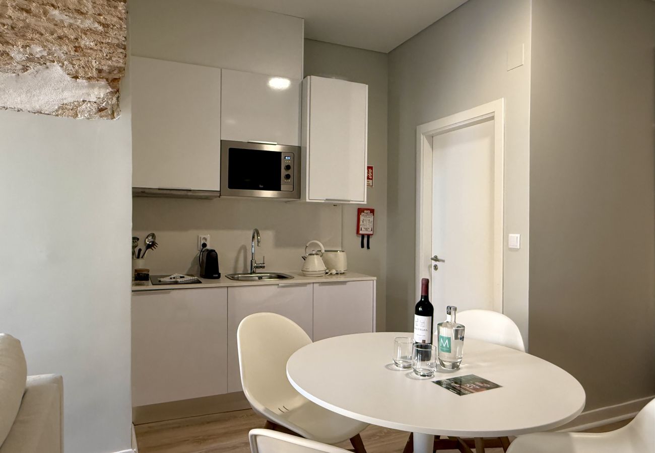 Apartamento em Lisboa - Janelas Verdes - T1 Executivo