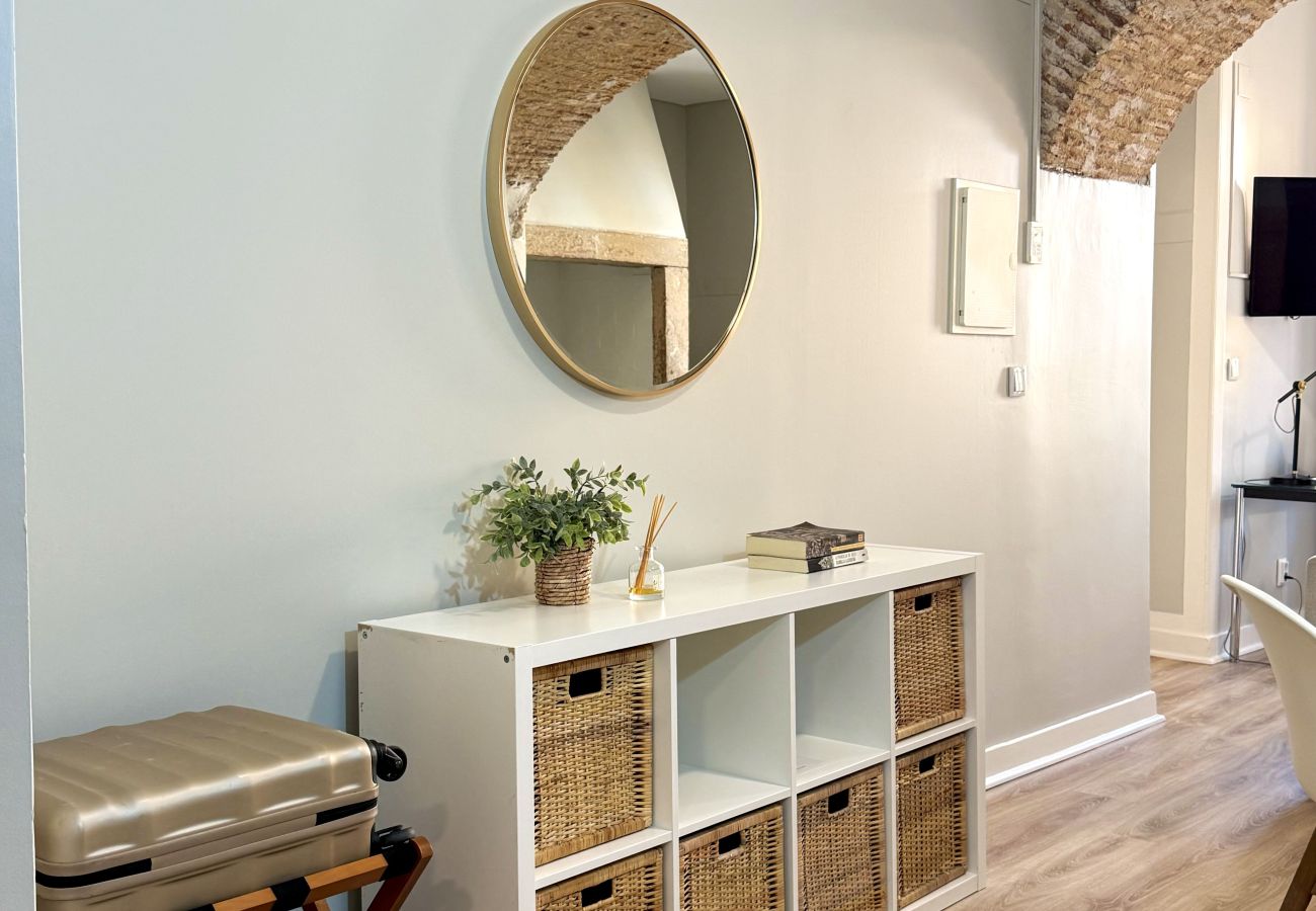 Apartamento em Lisboa - Janelas Verdes - T1 Executivo