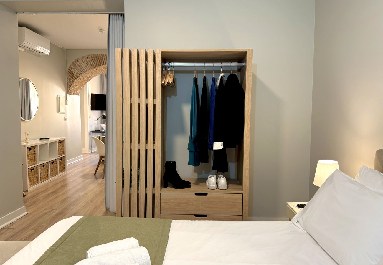 Apartamento em Lisboa - Janelas Verdes - T1 Executivo