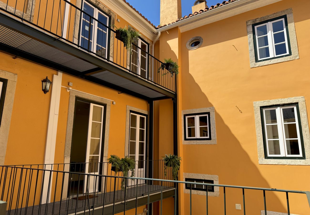 Apartamento em Lisboa - Janelas Verdes - T1 Executivo