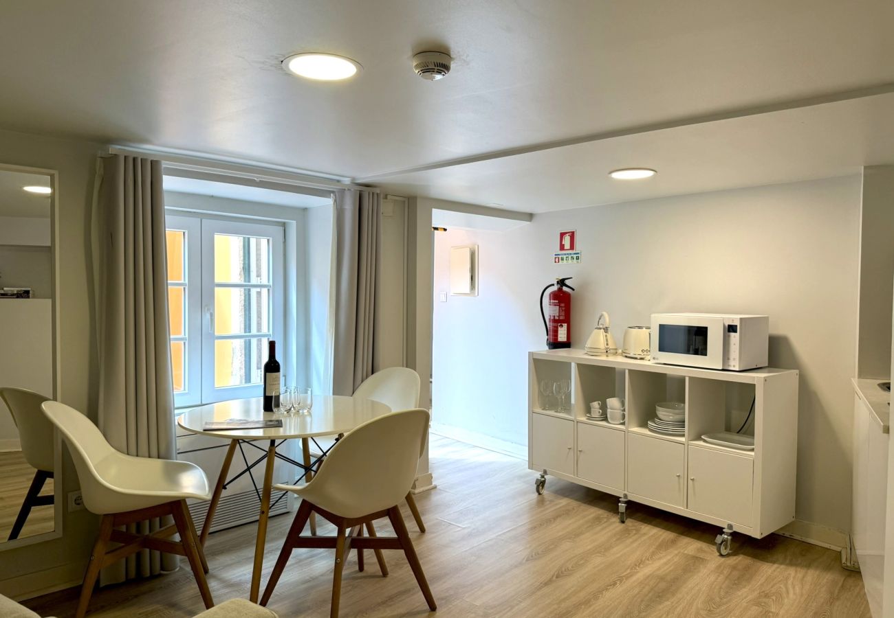 Apartamento em Lisboa - Janelas Verdes - T1+1