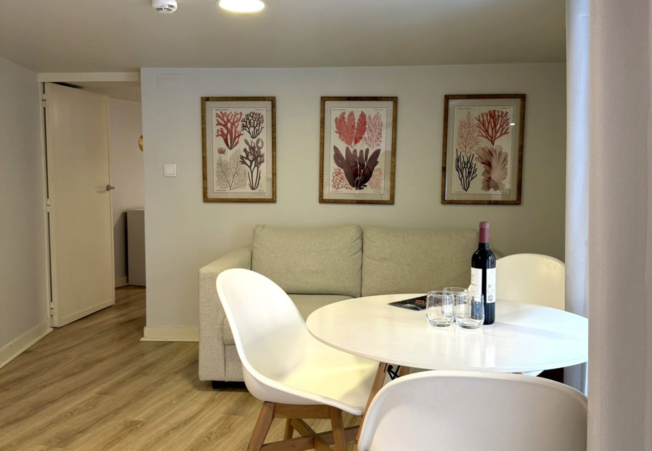 Apartamento em Lisboa - Janelas Verdes - T1+1
