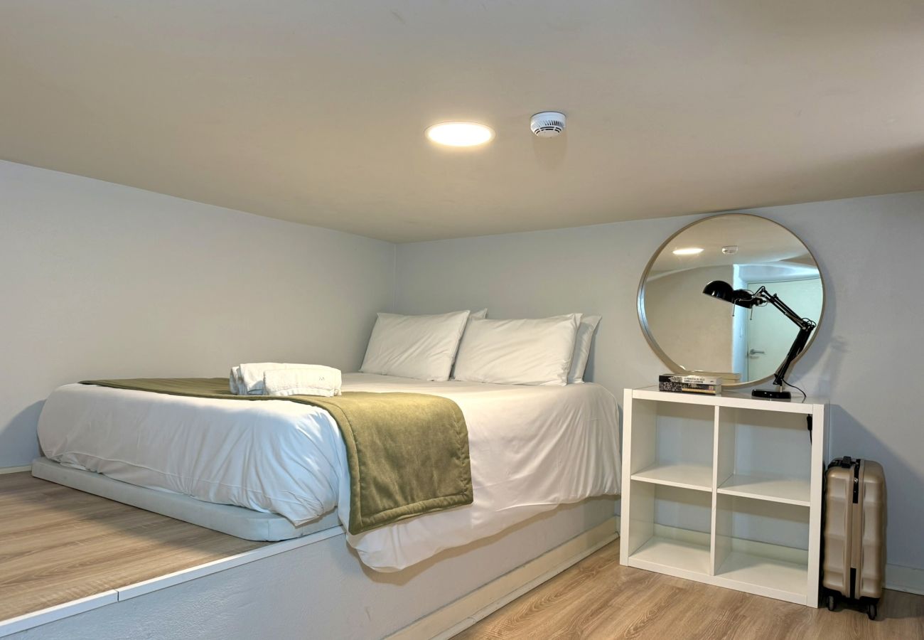 Apartamento em Lisboa - Janelas Verdes - T1+1