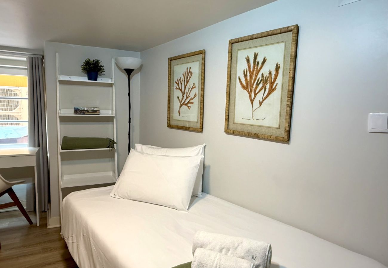 Apartamento em Lisboa - Janelas Verdes - T1+1