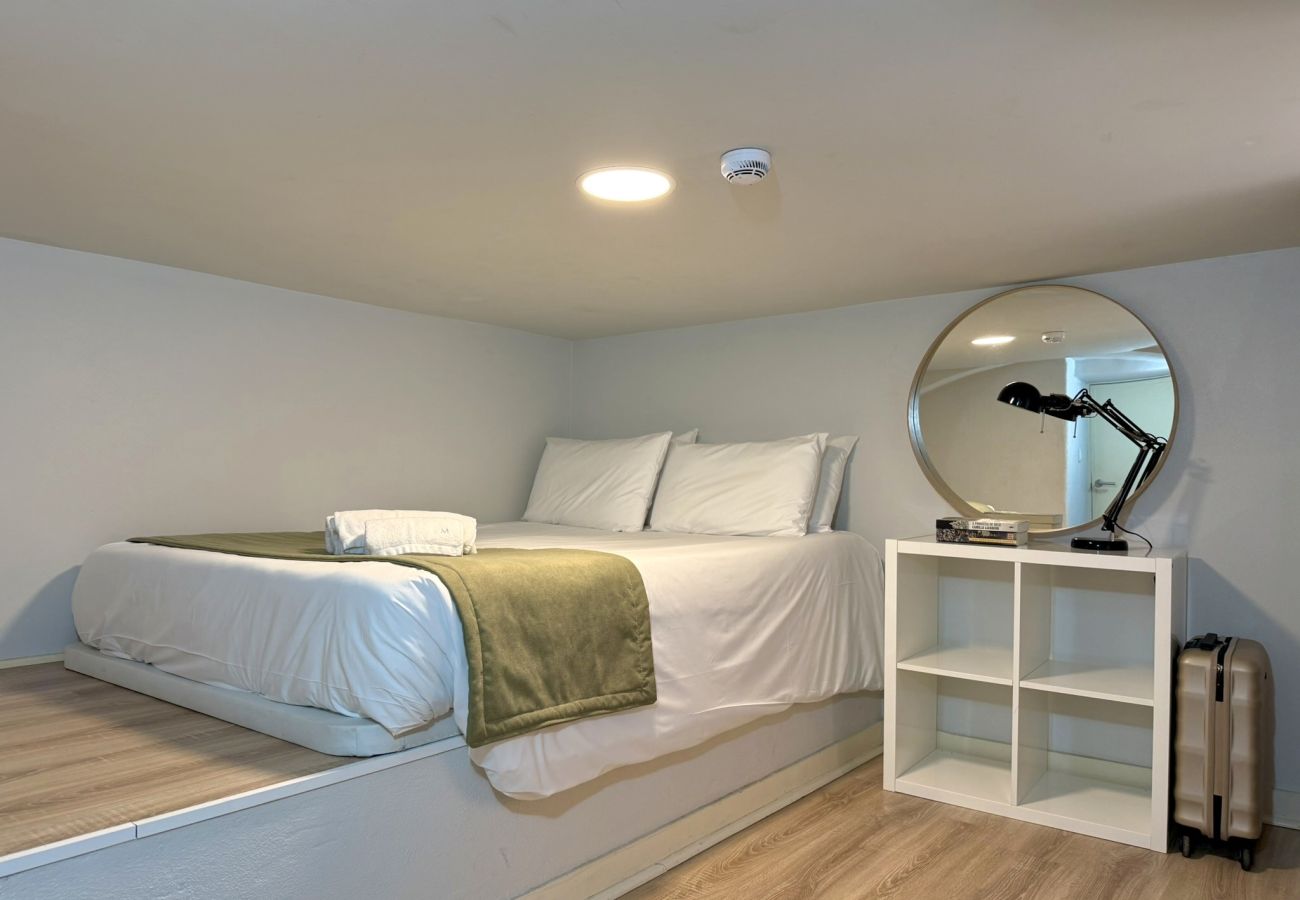 Apartamento em Lisboa - Janelas Verdes - T1+1