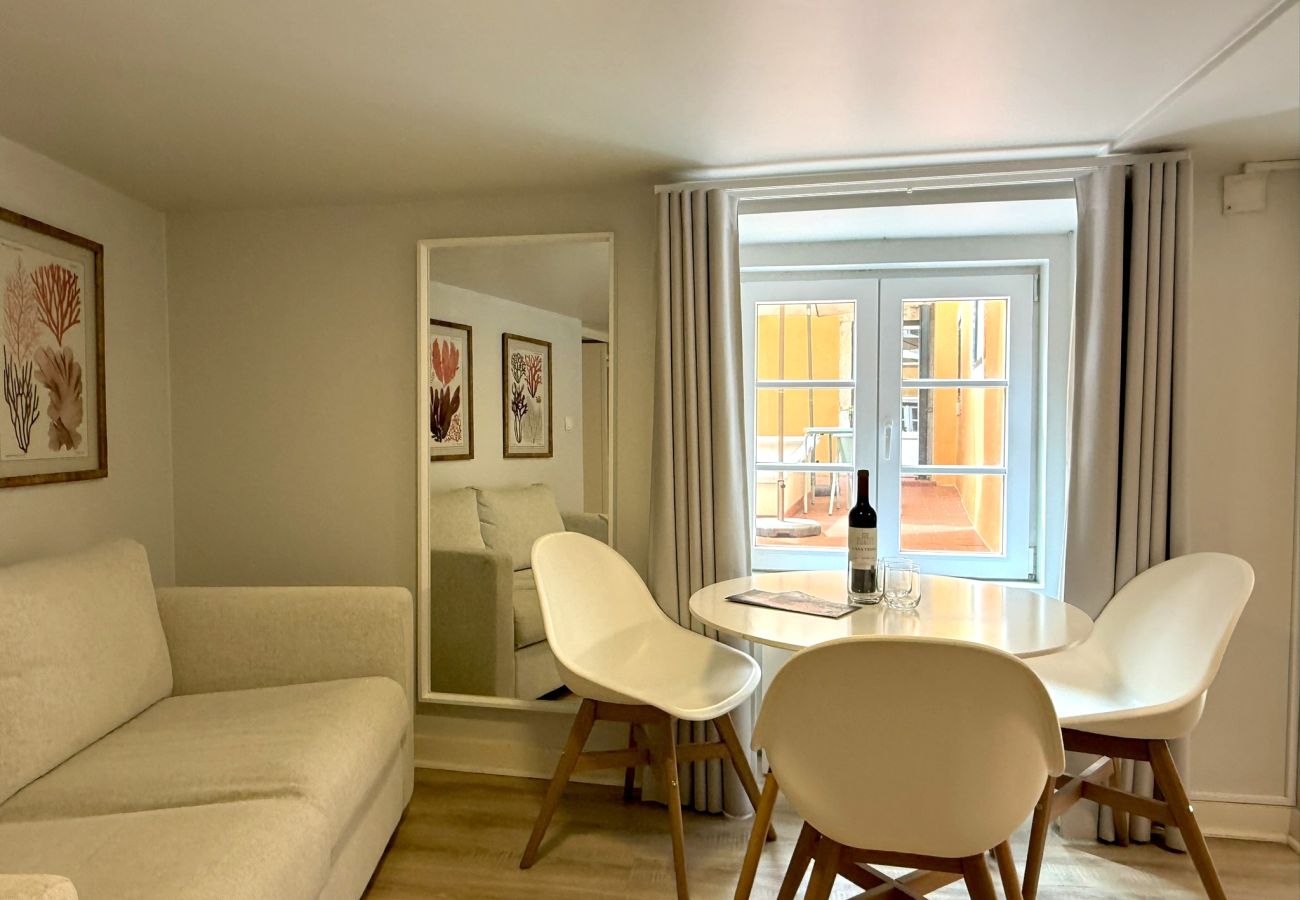 Apartamento em Lisboa - Janelas Verdes - T1+1