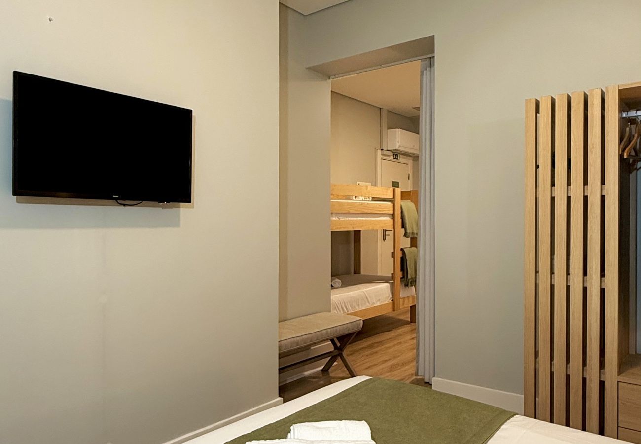 Apartamento em Lisboa - Janelas Verdes - T1 Familiar