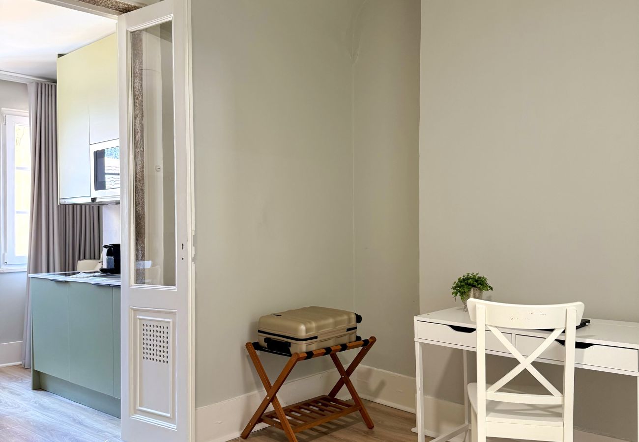Apartamento em Lisboa - Janelas Verdes - T1 Familiar