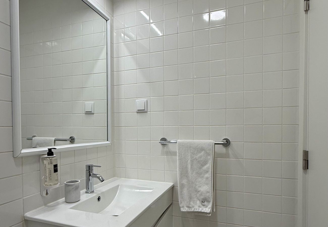 Apartamento em Lisboa - Janelas Verdes - T1 Familiar