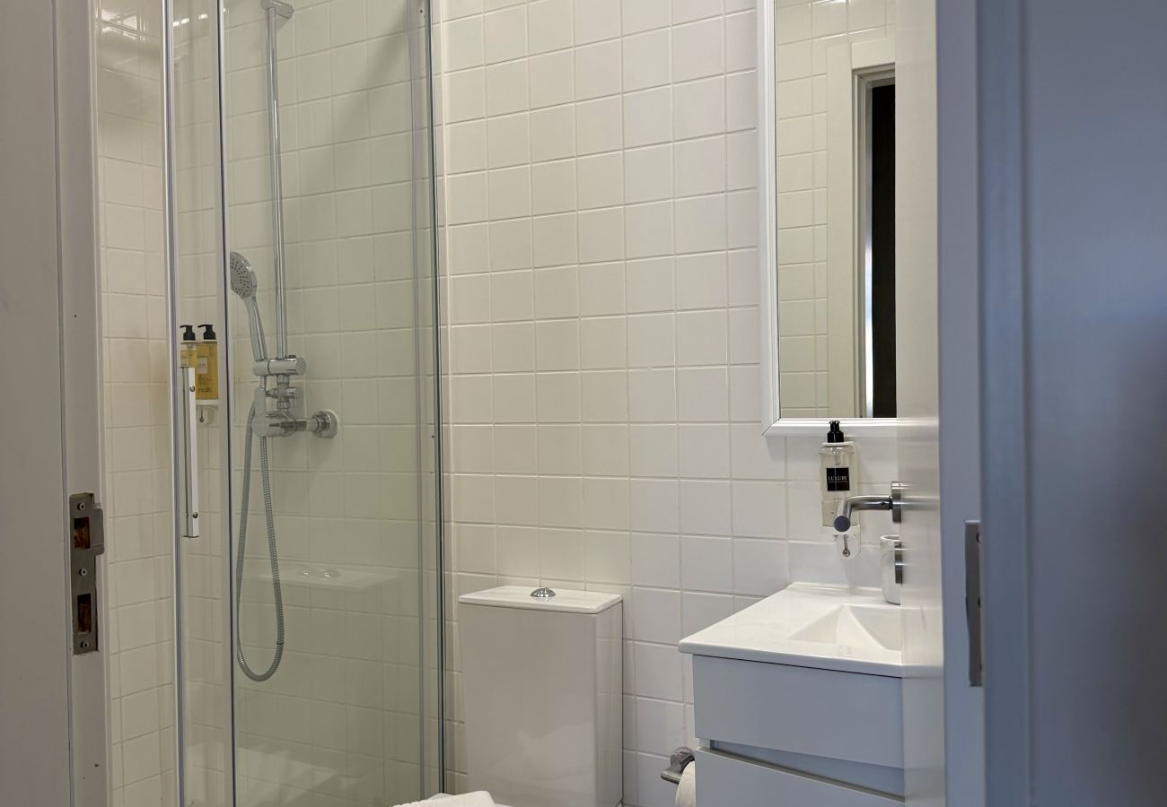 Apartamento em Lisboa - Janelas Verdes - T1 Familiar