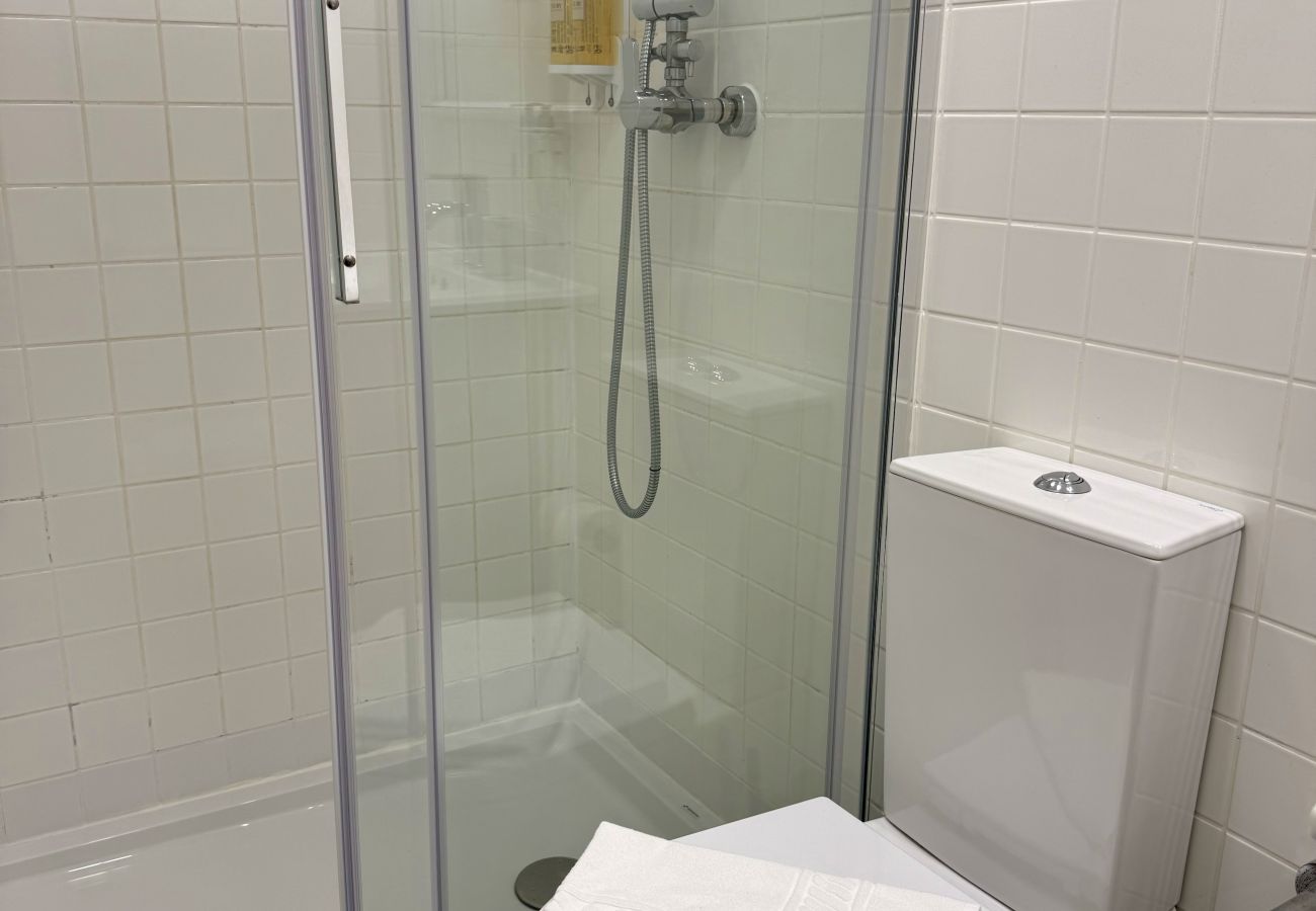 Apartamento em Lisboa - Janelas Verdes - T1 Familiar