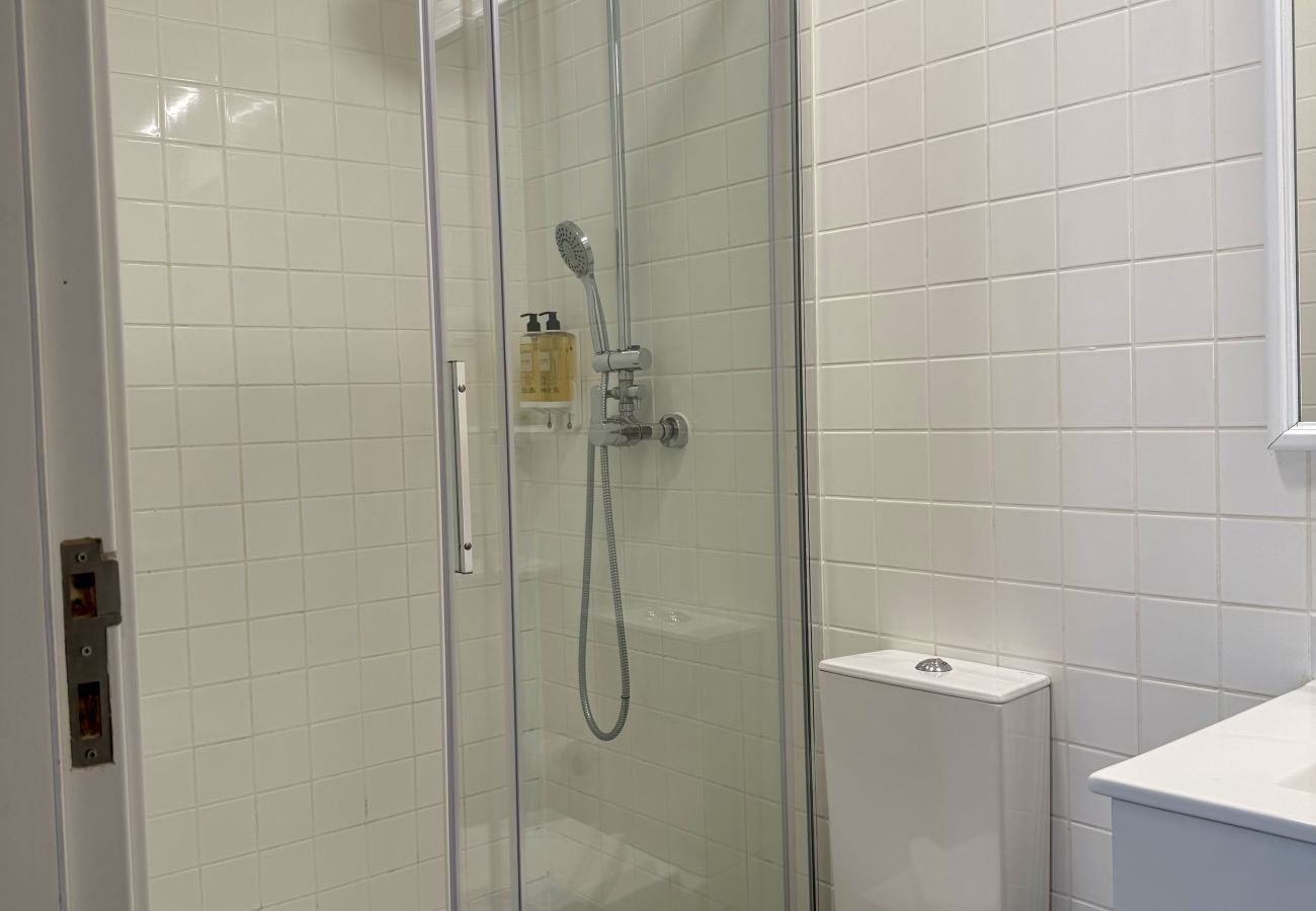 Apartamento em Lisboa - Janelas Verdes - T1 Familiar