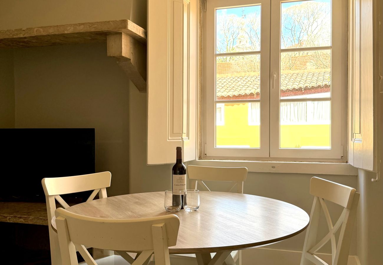 Apartamento em Lisboa - Janelas Verdes - T1 Familiar