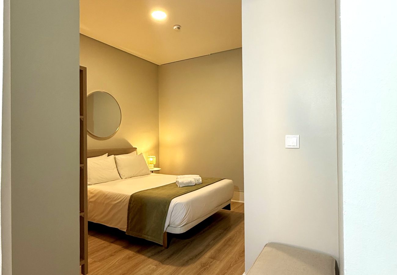 Apartment in Lisbon - Janelas Verdes - 1 Family Bedroom Apartment