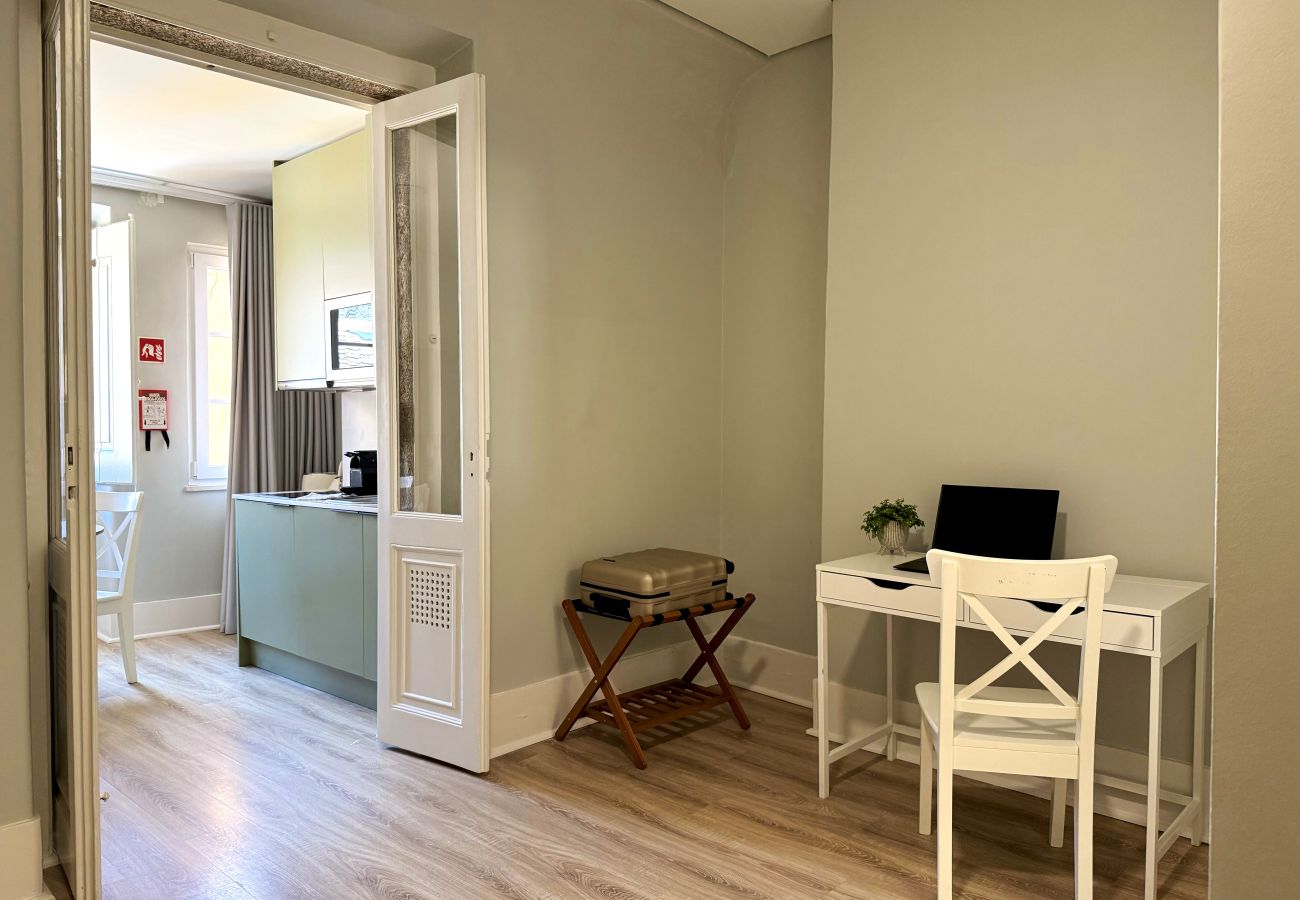 Apartment in Lisbon - Janelas Verdes - 1 Family Bedroom Apartment