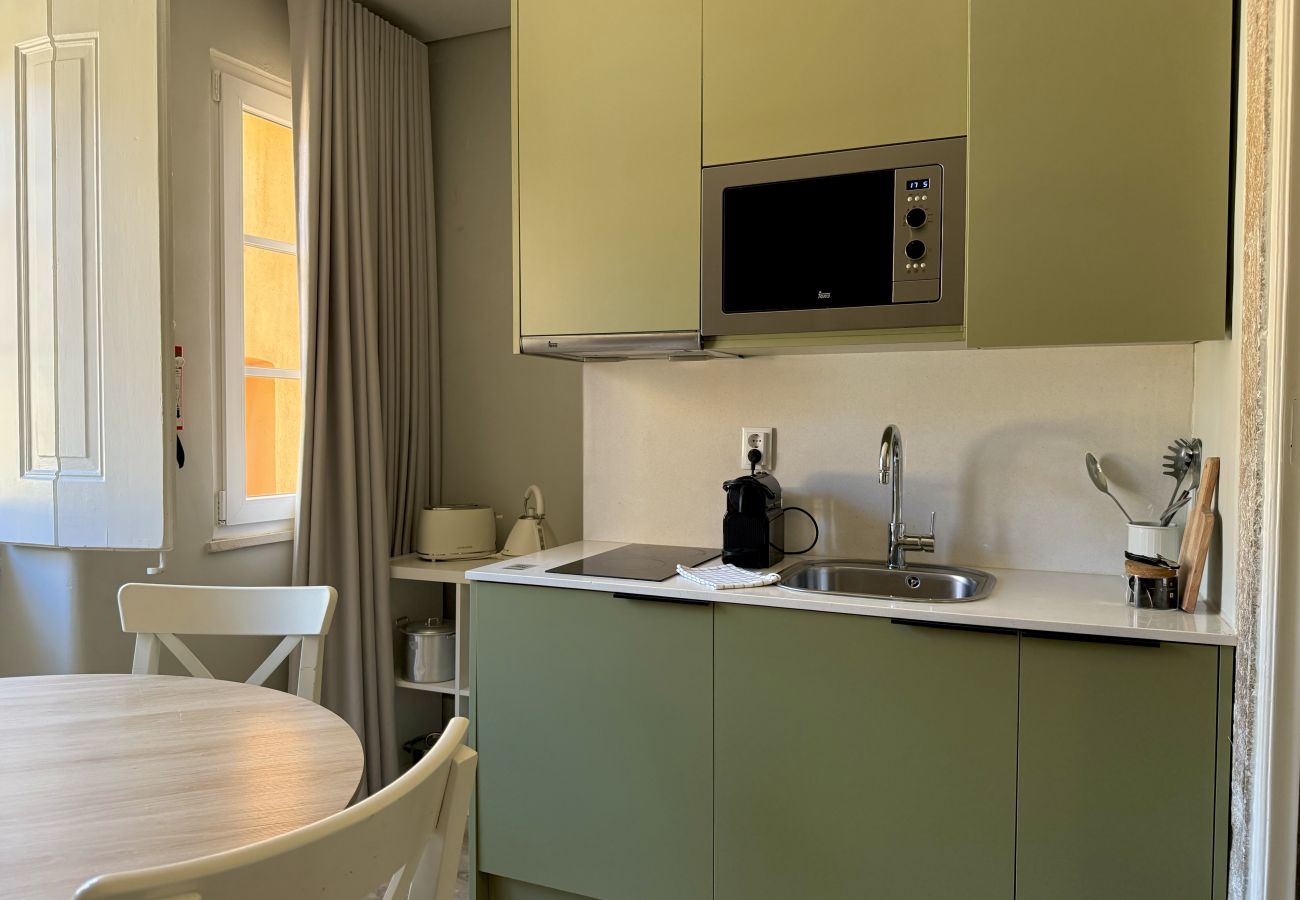 Apartment in Lisbon - Janelas Verdes - 1 Family Bedroom Apartment